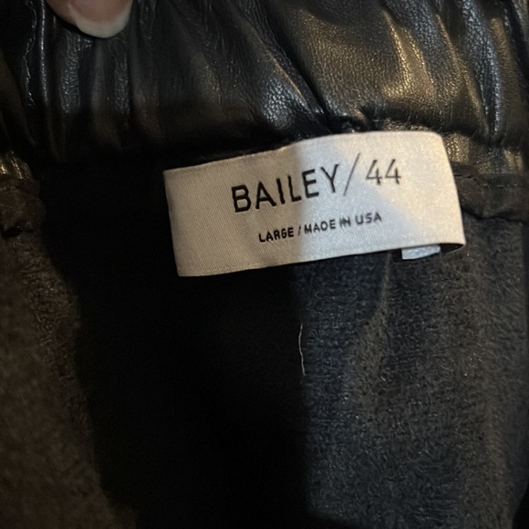 Bailey/44 Thandi Black Eco Leather Wide-Leg Capri Pants Size Large - Picture 9 of 12